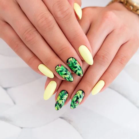 040 Canary Green - Semilac Soak Off Gel / Hybrid Nail Polish - "Tropical Drinks" Collection - Image 6