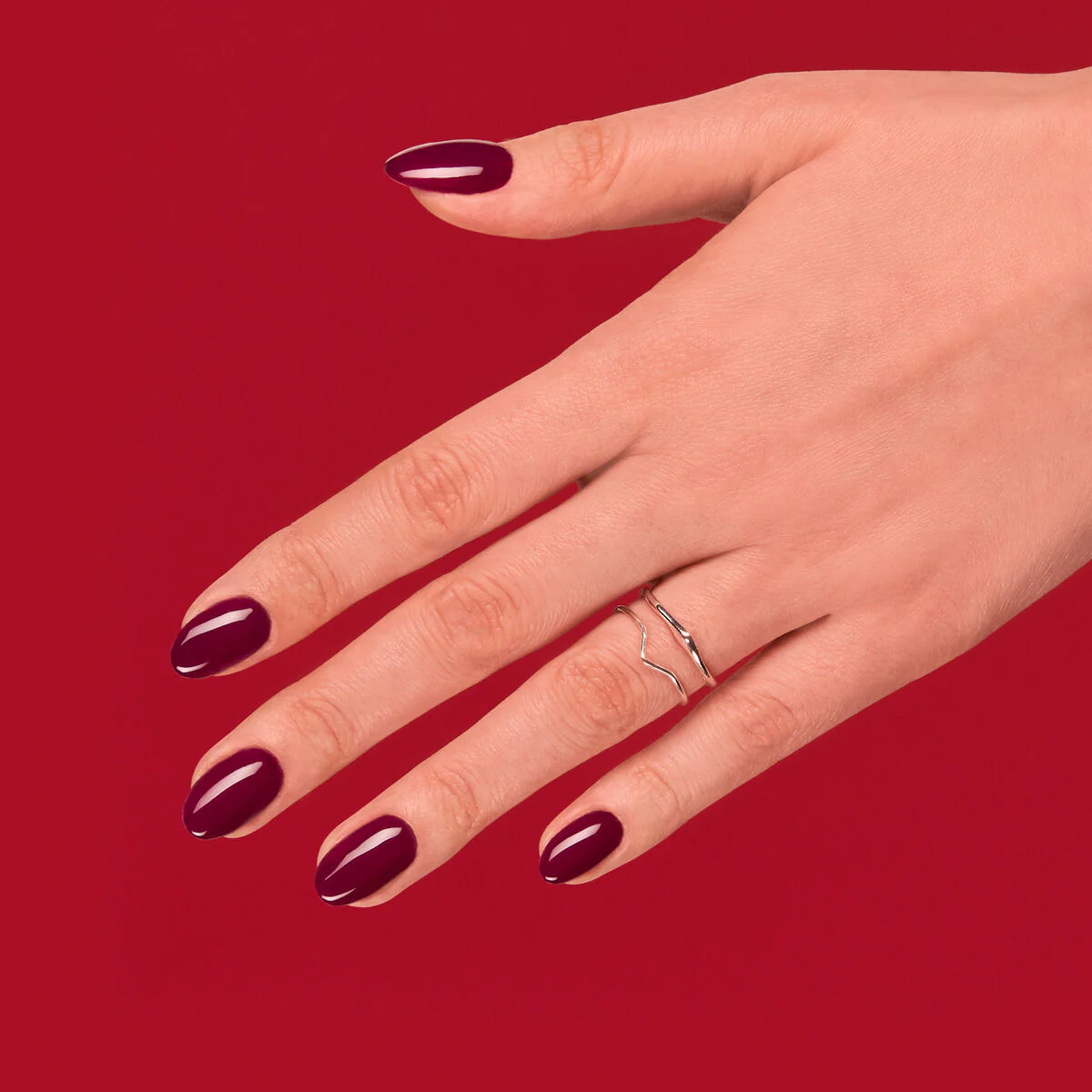 083 Burgundy Wine - Semilac Soak Off Gel / Hybrid Nail Polish - Image 3