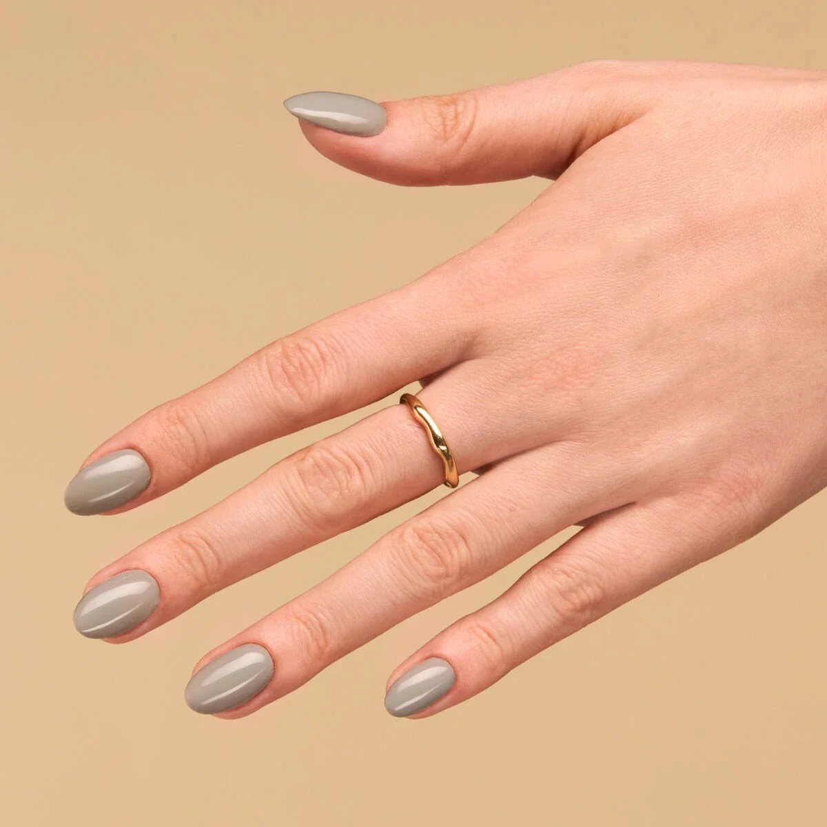 105 Stylish Grey - Semilac Soak Off Gel / Hybrid Nail Polish - Image 4