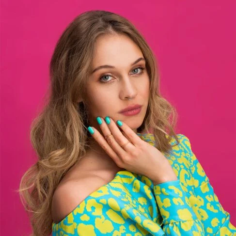 439 STRONG TURQUOISE Semilac Soak Off Gel / Hybrid Nail Polish - EVEN BETTER TOGETHER Collection - Image 6