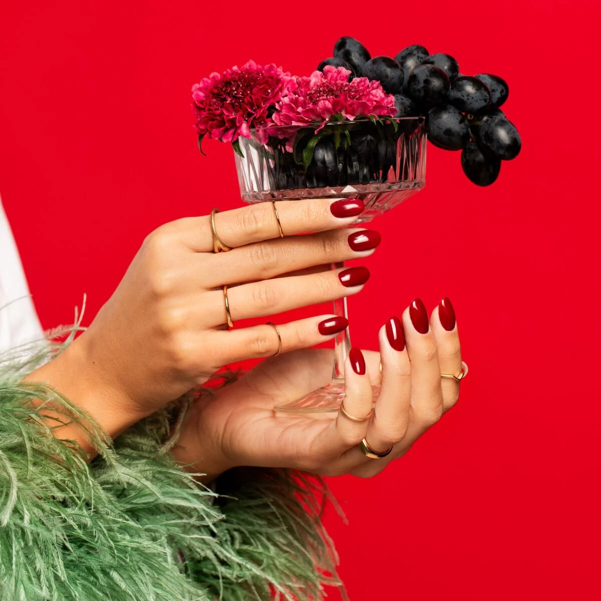 478 Vino Tinto - Semilac Soak Off Gel / Hybrid Nail Polish - Image 3