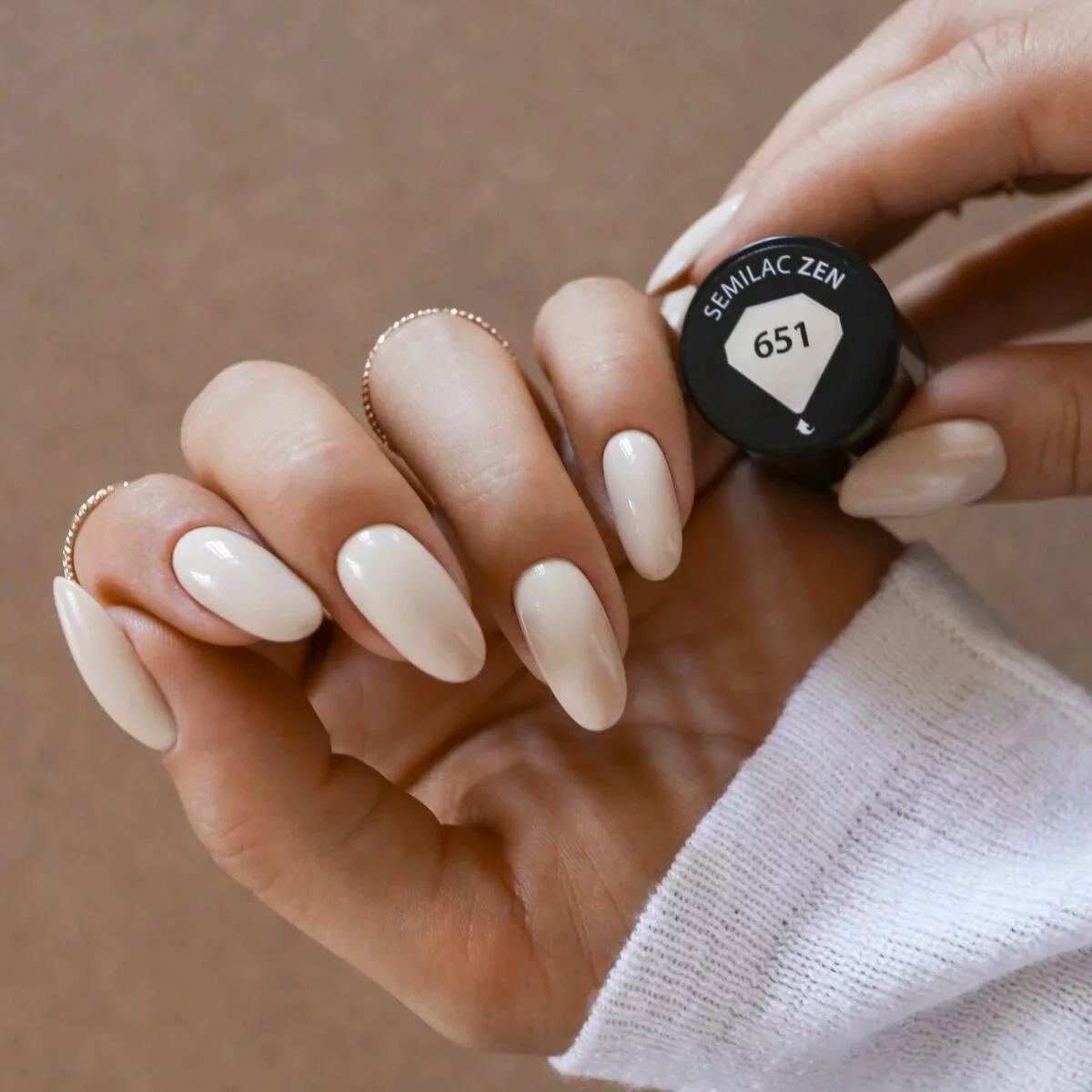 651 Zen - Semilac Soak Off Gel / Hybrid Nail Polish - Image 4