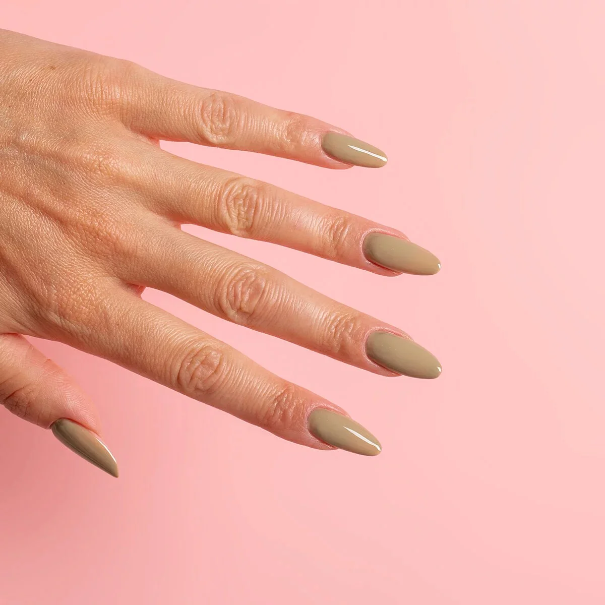 658 Saga Smoke - Semilac Soak Off Gel / Hybrid Nail Polish - Image 4