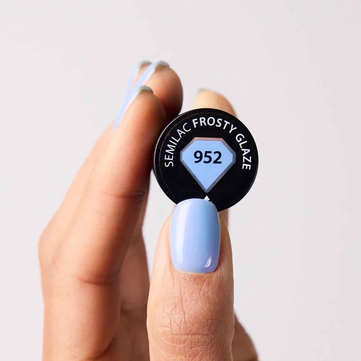 952 Frosty Glaze - Semilac Soak Off Gel / Hybrid Nail Polish - Image 2