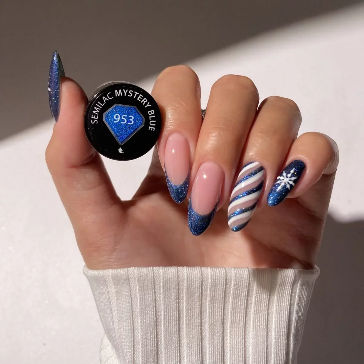 953 Mystery Blue - Semilac Soak Off Gel / Hybrid Nail Polish - Image 3