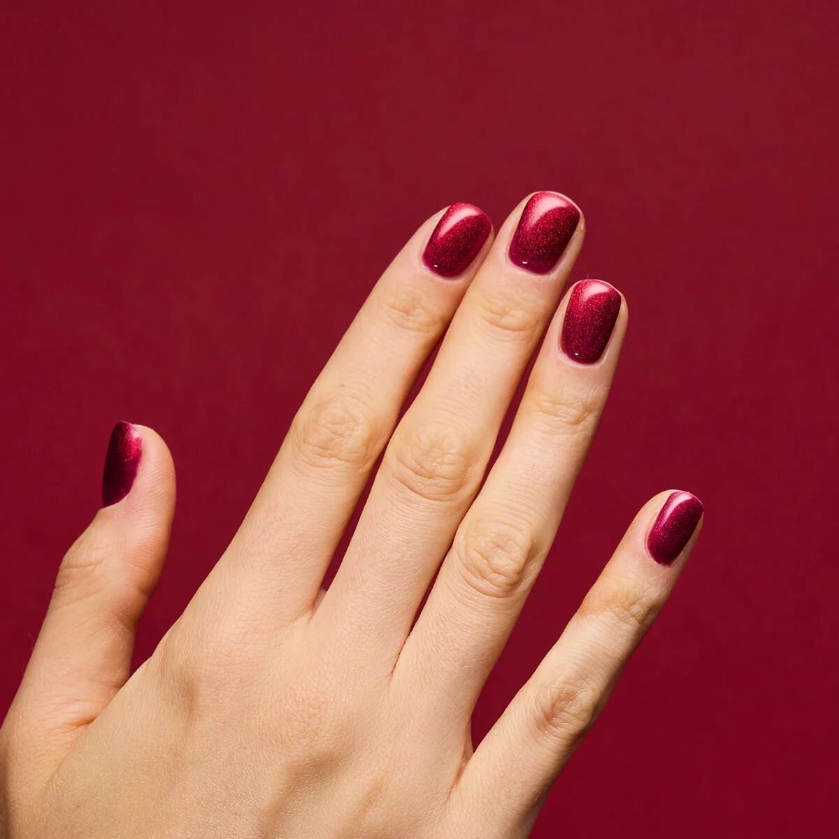 955 Holly Berry Red - Semilac Soak Off Gel / Hybrid Nail Polish - Image 5